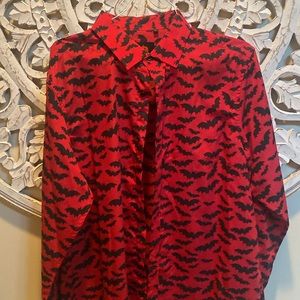 NWOT men’s shirt with bats